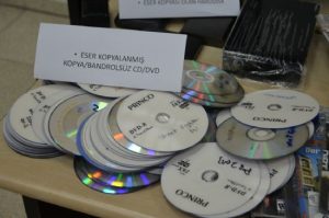 çocuk eğitimi, çocuk kitapları, çocuk terbiyesi, doğru rol model, ebeveynlik, etik değerler, etik tüketim, felaket henry, korsan yayın, kültür ve sanat, sanatçı emeği, telif hakları