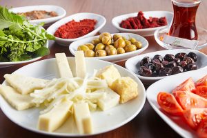 aile sofraları, çocuklar için kahvaltı, geleneksel kahvaltı, hafta sonu kahvaltısı, kahvaltı alışkanlıkları, kahvaltı keyfi, kültürel yemek alışkanlıkları, sağlıklı beslenme, türk kahvaltısı